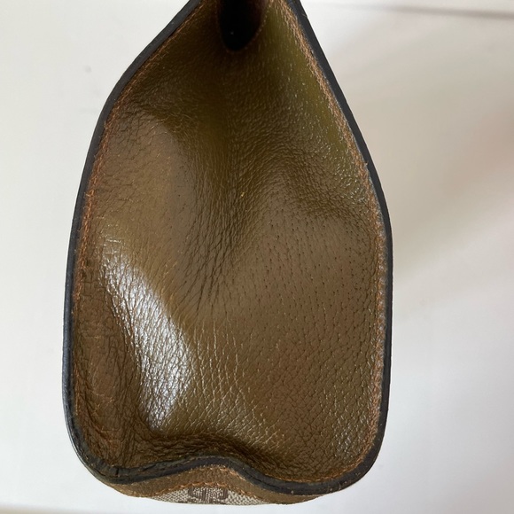 Authentic Gucci Vintage Clutch - Picture 7 of 14